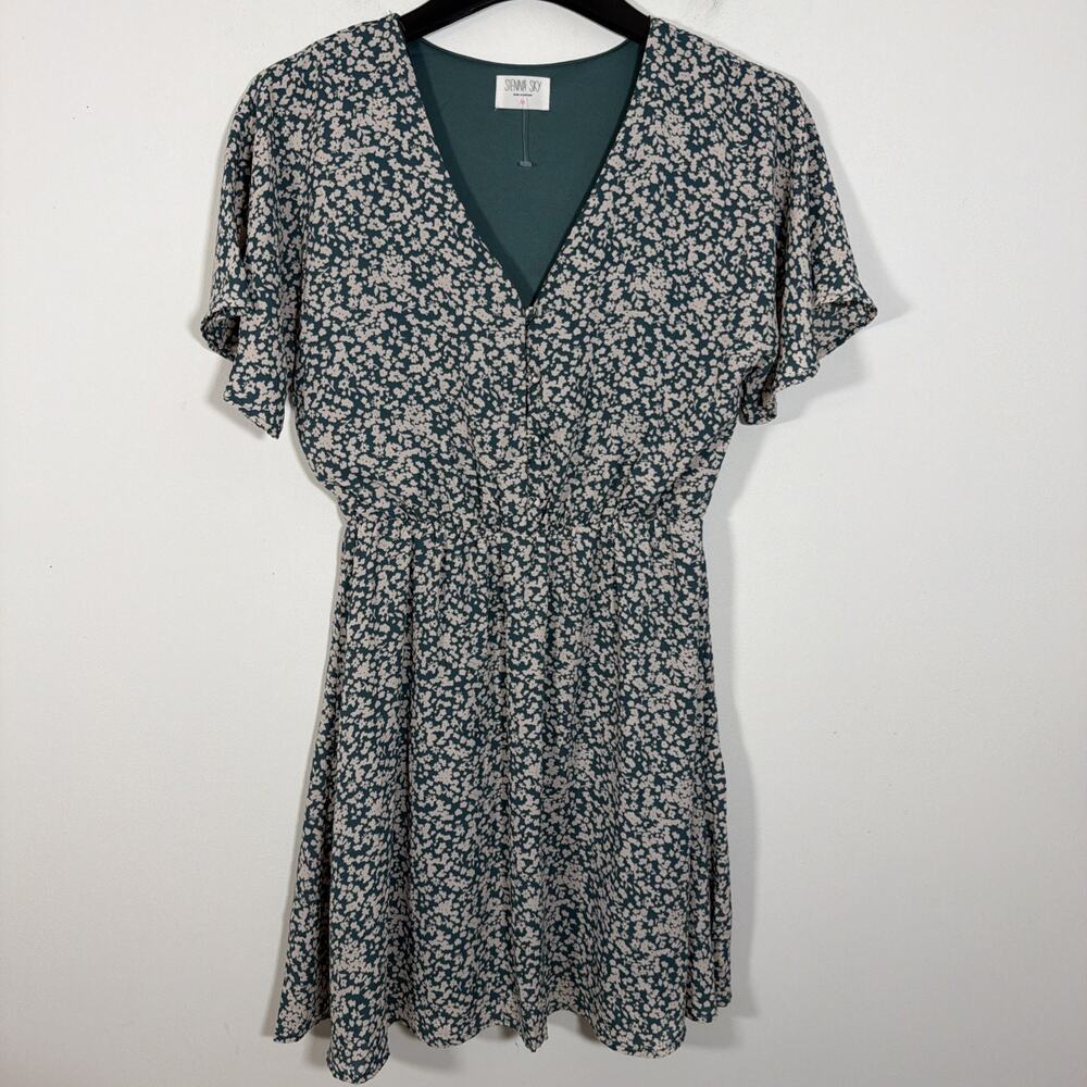 Sienna Sky Medium Dress‎ Green Floral Short Sleeve Lined Mini V Neck A Line Cute